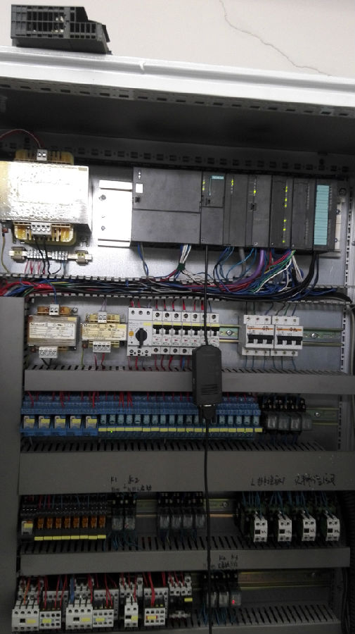 珠江電廠S7-300空壓機(jī)控制系統(tǒng)線路圖